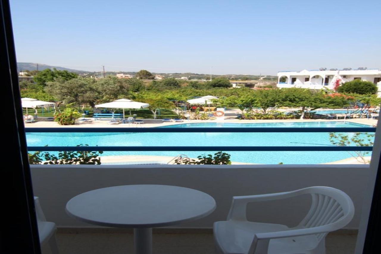 Garden Hotel Pasztída Kültér fotó