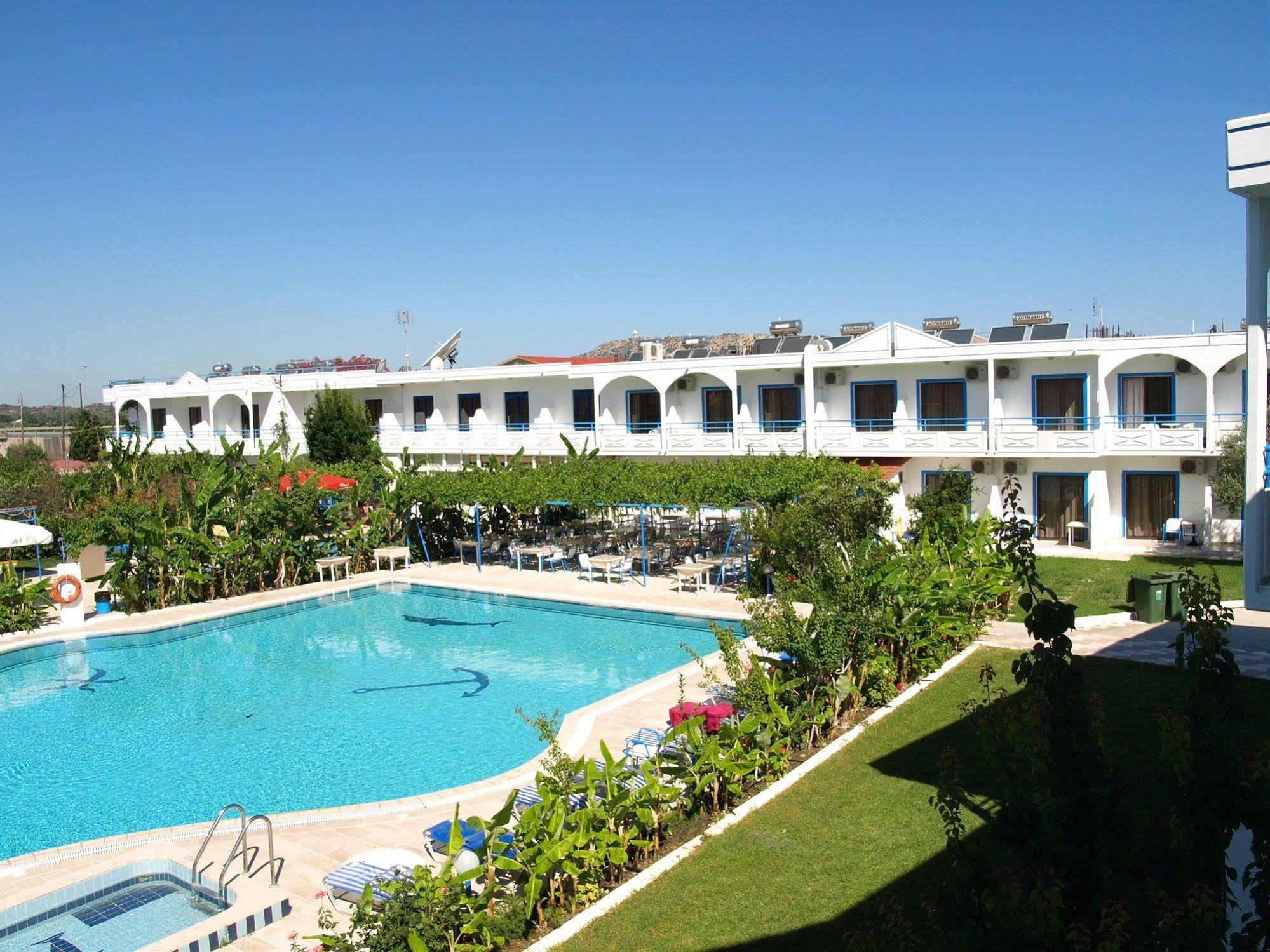 Garden Hotel Pasztída Kültér fotó